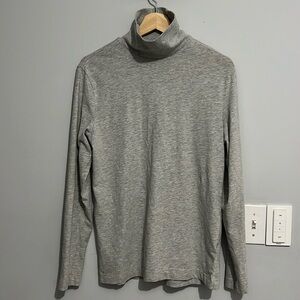H&M Men’s Medium Gray Turtleneck